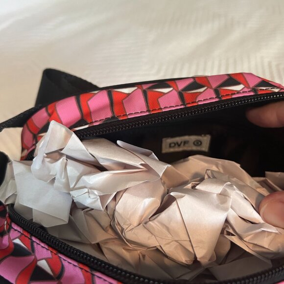 NWT Sold-Out DVFxTarget Travel Bag Collection - Picture 12 of 16